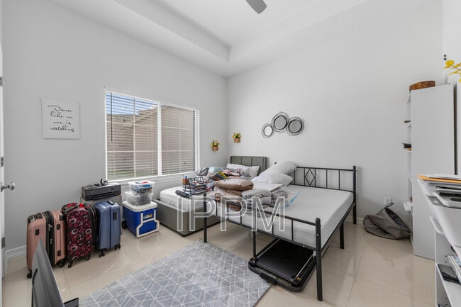 Building Photo - 1622 Helena Dr