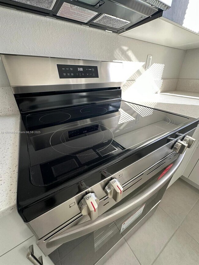 Building Photo - 12848 SW 232nd Ter