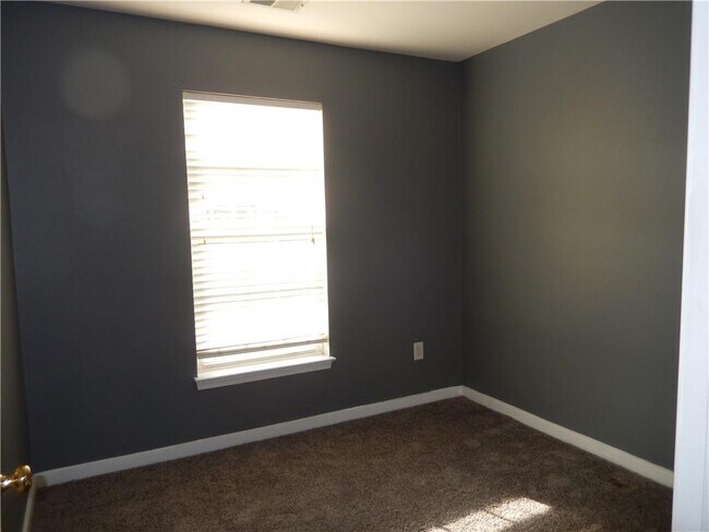Building Photo - 3818 Dominion Townes Cir