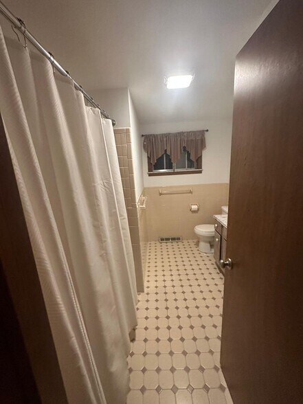 Building Photo - 4152 Marietta Dr