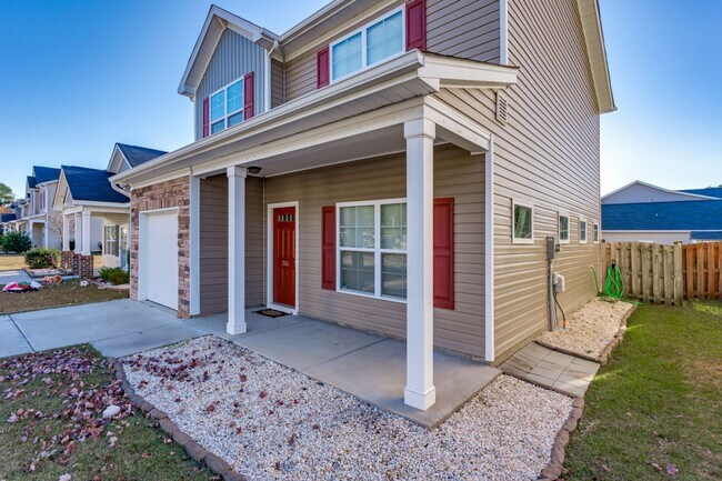 Building Photo - Amazing home in quiet and established neighborhood