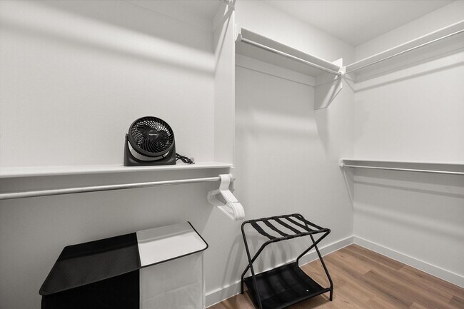 Building Photo - Four Beds, All Appliances, All Smiles!