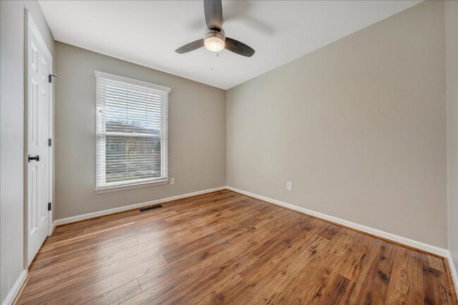 Building Photo - 5184 Orchard Hill Dr