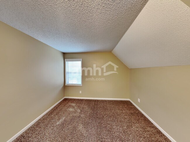 Building Photo - 2020 Foster Dr