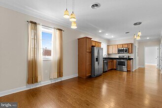 Building Photo - 25 E Boscawen St