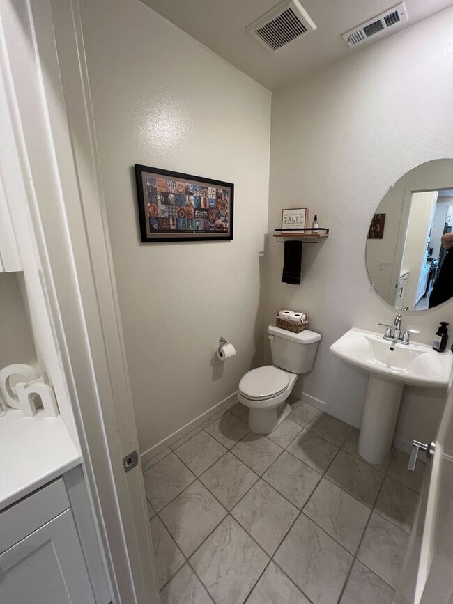Building Photo - Modern 1-Bedroom Condo in Ontario Ranch wi...