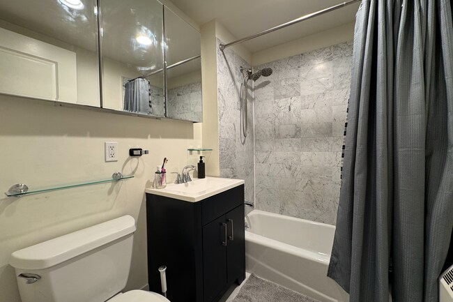 Building Photo - 603 W 148th St