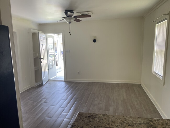 Building Photo - 2422 Stafford St