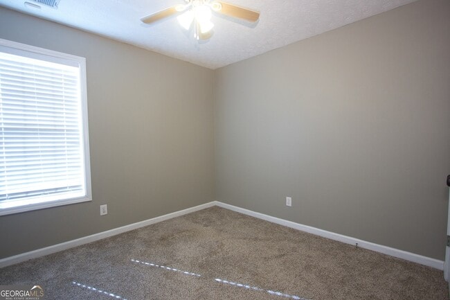 Building Photo - 413 Vista Way