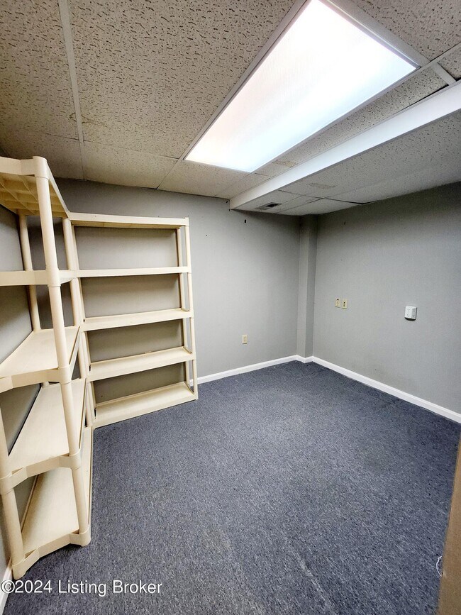 Building Photo - 10903 Aspenview Ct