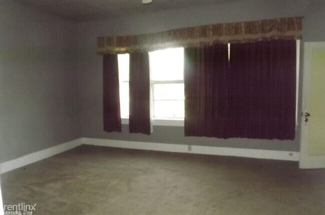 Building Photo - 408 W Harding Ave