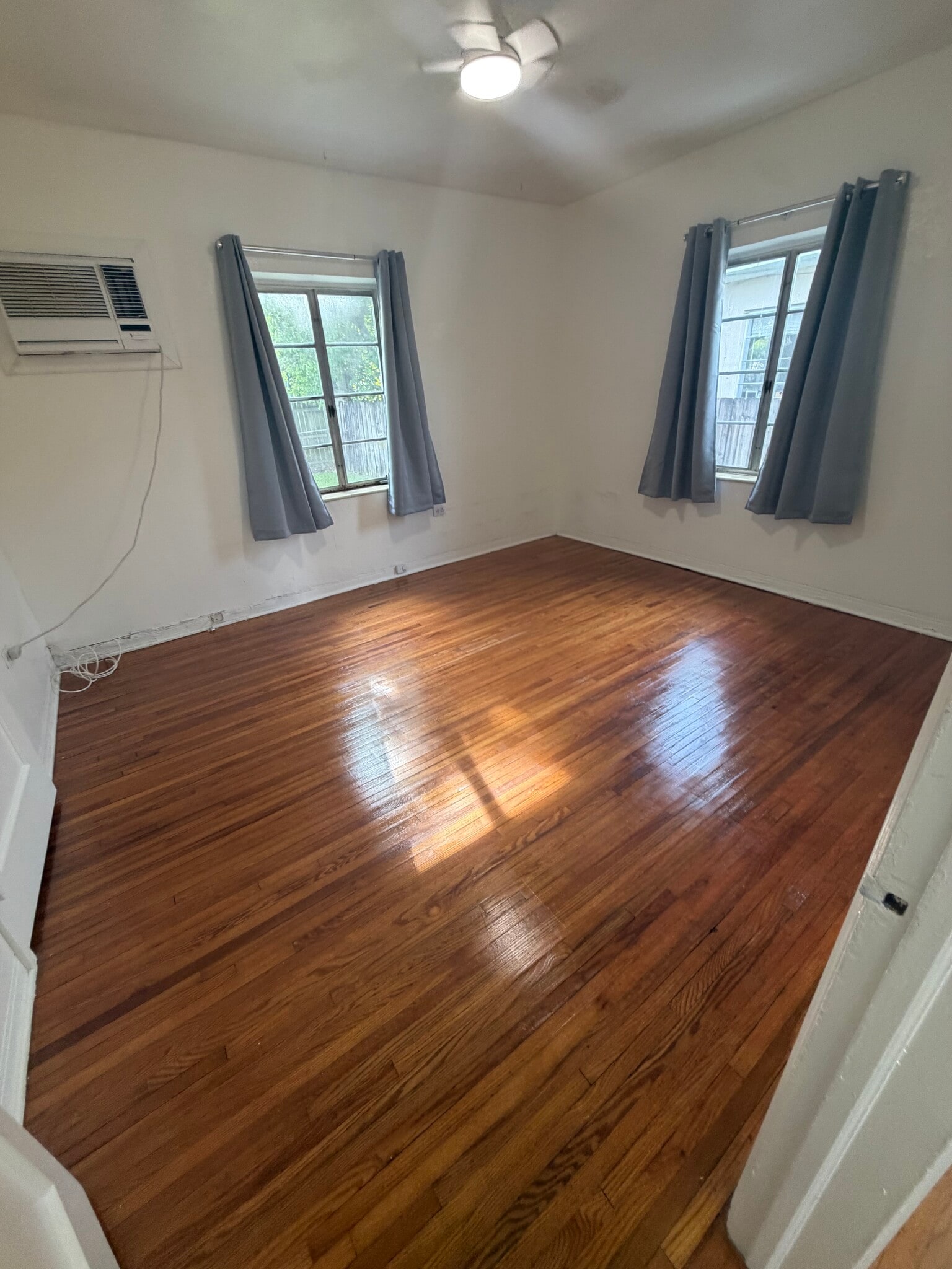 Master Bedroom - 2770 SW 30th Ave
