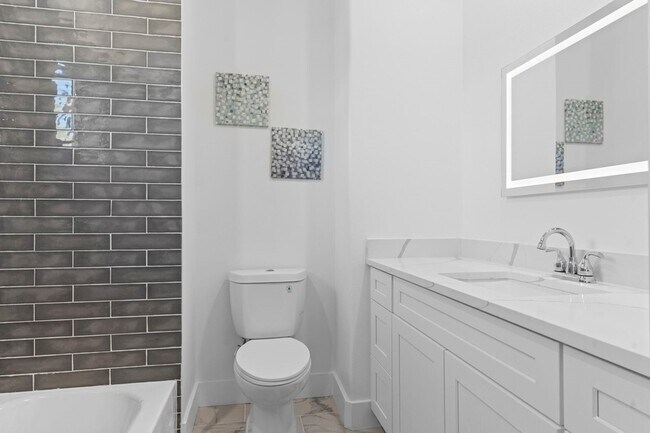 Building Photo - 4013 Ward St