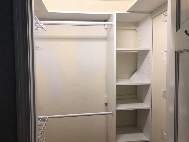 Building Photo - 88 Charles St