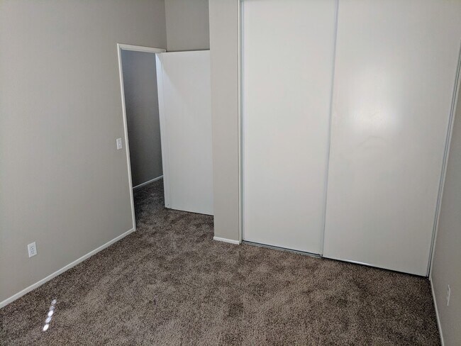 Building Photo - Single Story 3 Bedroom/2 Bath in Murrieta with Large Yard!