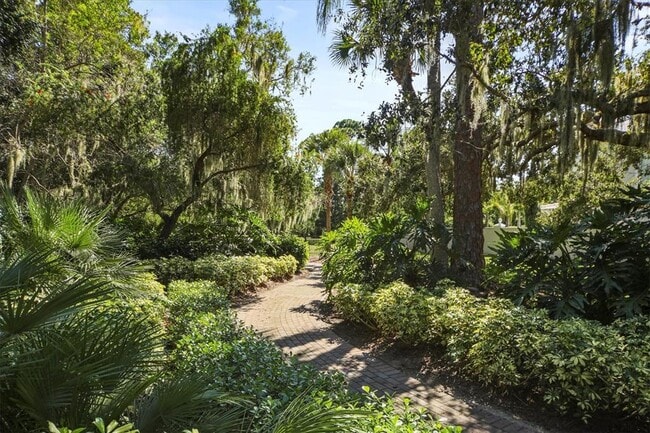 Building Photo - 1719 Starling Dr