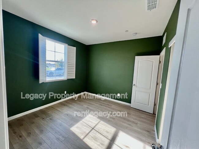 Building Photo - 436 Rose St