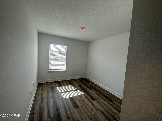 Building Photo - 488 Melrose Wy