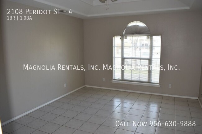Building Photo - 2108 Peridot St