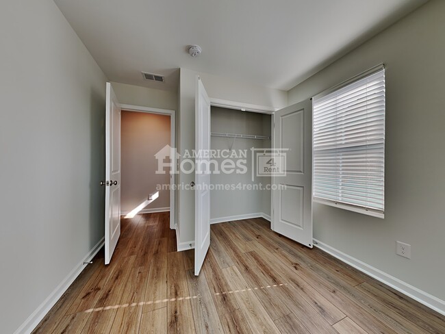 Building Photo - 1608 Solandra Drive