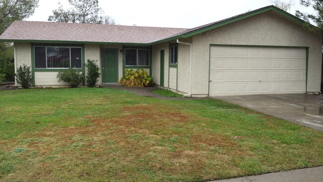 Primary Photo - Nice North Redding Home!