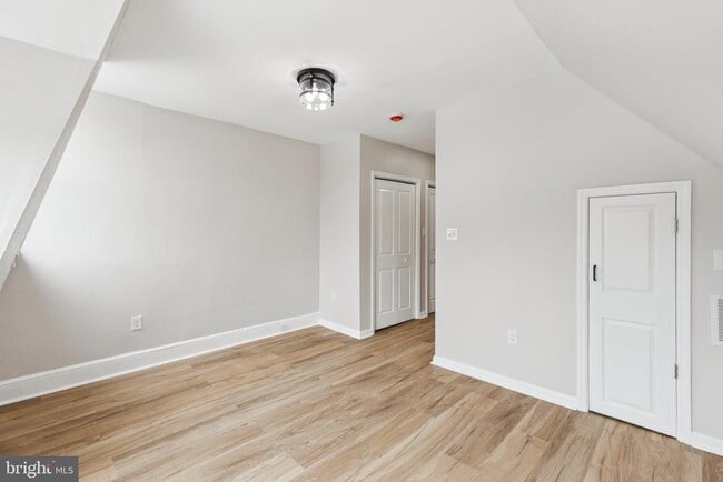 Building Photo - 11 Lexington Ave