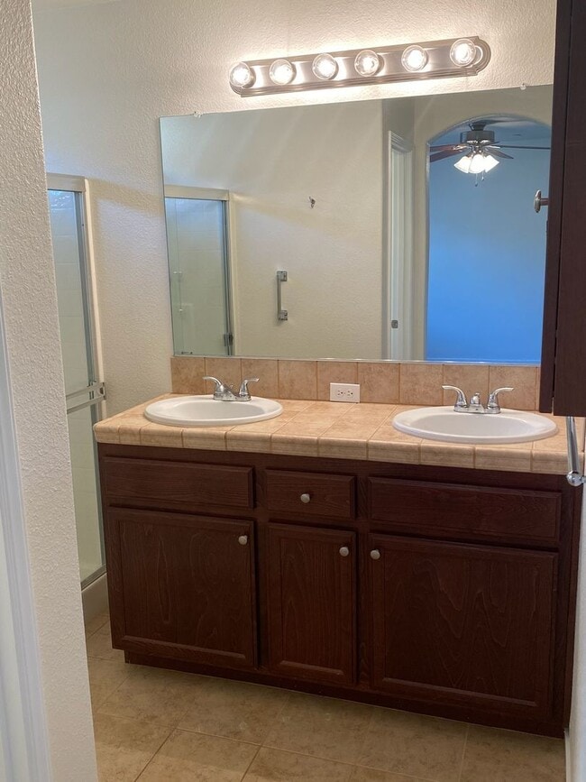 Building Photo - 467 Descanso Bay Ct