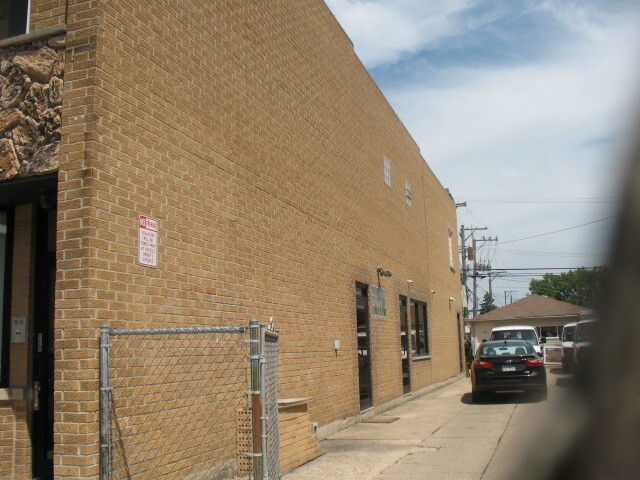 Building Photo - 6046 W Irving Park Rd