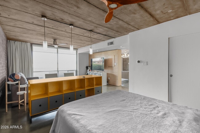 Building Photo - 7601 E 2nd St