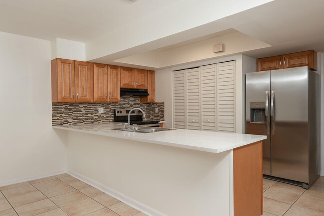 Building Photo - 1253 White Pine Dr
