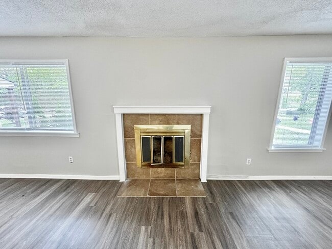Building Photo - 4627 Buffer Dr