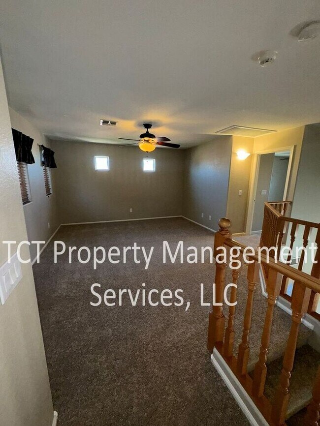 Building Photo - Beautiful 5 bedroom, 3 bath home in Chandler!