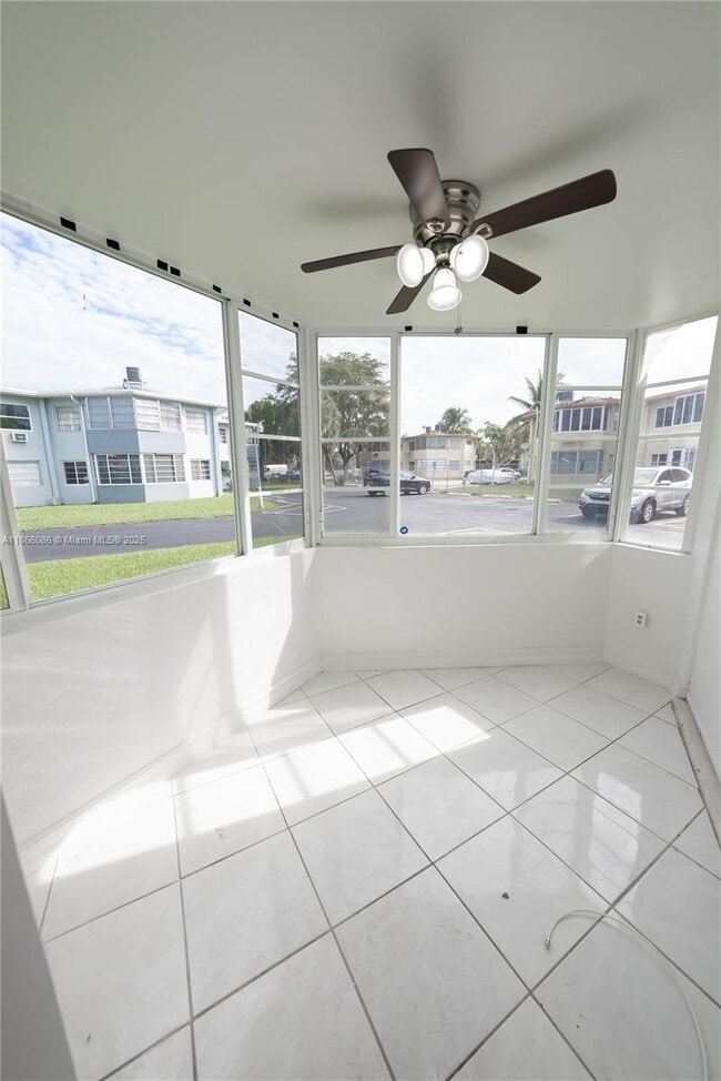 Building Photo - 1701 NE Miami Gardens Dr