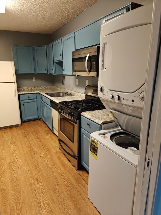 Building Photo - 3705 S George Mason Dr