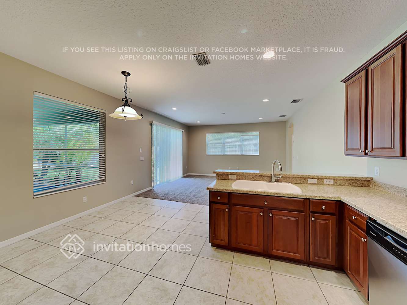 Building Photo - 12423 25th Ct E