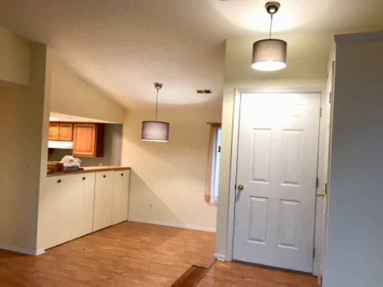 Building Photo - 2999 Eagles Crest Cir