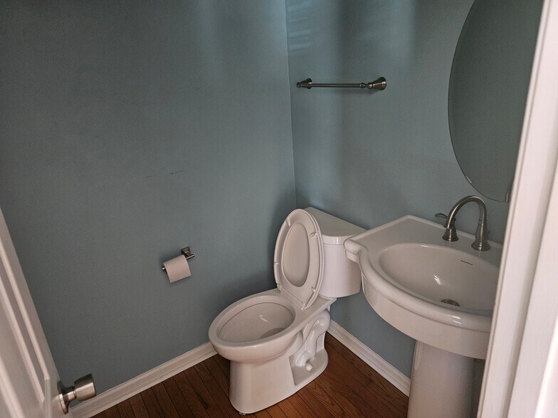 Building Photo - 9823 Minuteman Ct