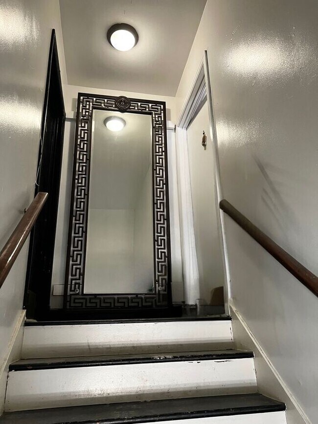 Building Photo - Cozy Up This Winter at Stonerose Apartments—Your Midtown Escape for Comfort, Convenience & Savings!