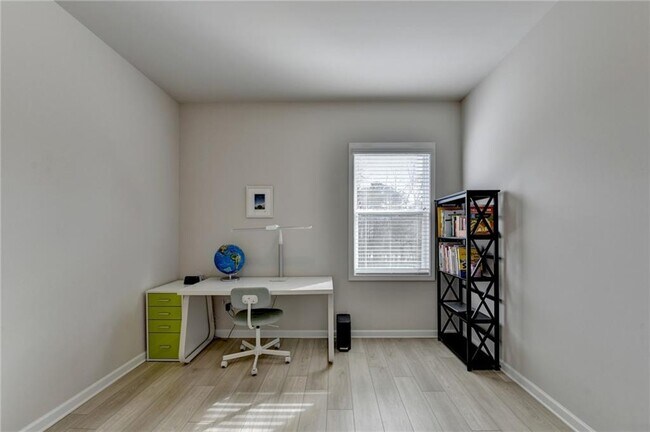 Building Photo - 1561 Branthaven Ln