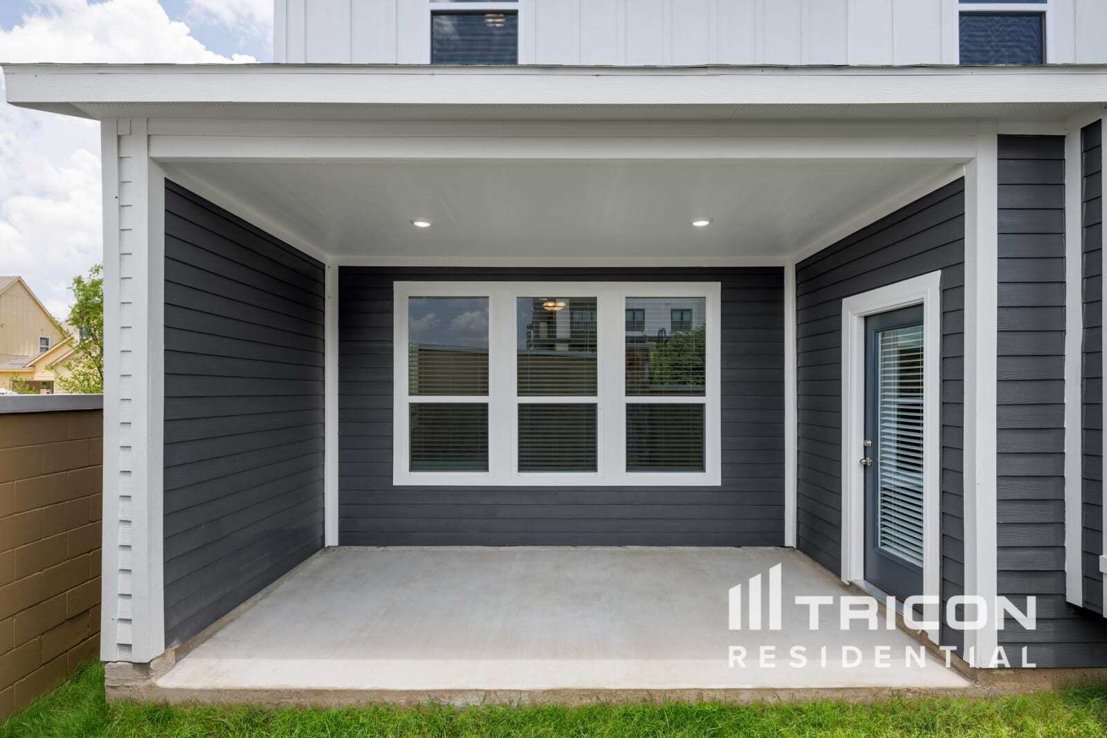 Building Photo - 717 Painted Loon Dr