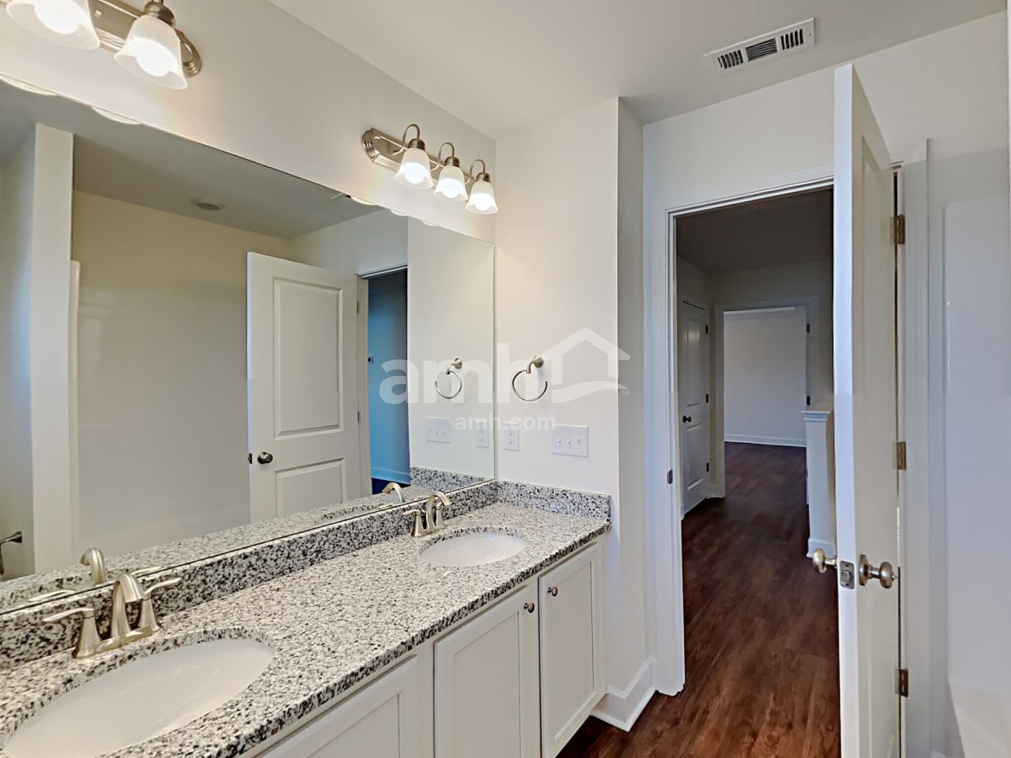 Building Photo - 2924 Throneberry Ln