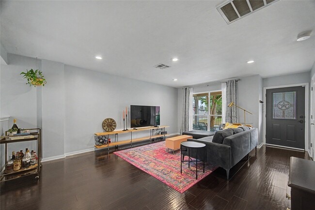 Building Photo - 1104 Buckner St
