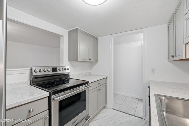 Building Photo - 4329 Plaza Gate Ln S