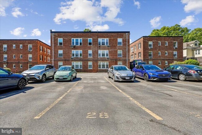 Building Photo - 4481 MacArthur Blvd NW