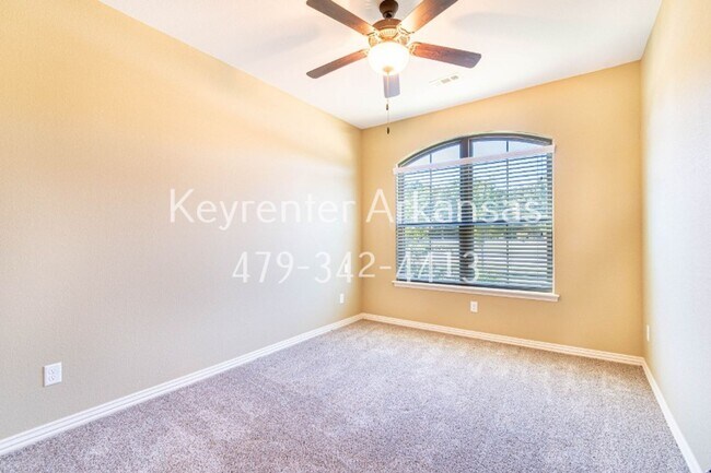 Building Photo - 4870 Castlewood Ln