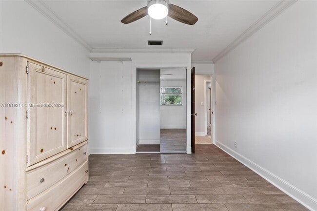 Building Photo - 1912 SW 97th Terrace