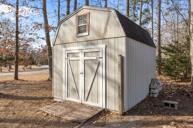 Building Photo - Welcome to Riverwood Estates!