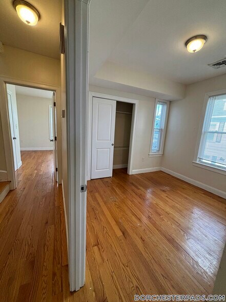 Building Photo - 9 Nottingham St