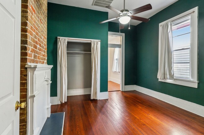 Building Photo - Charming 7th Ward 3 Bedroom! Must See!