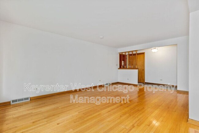 Building Photo - 4201 Prairie Ave